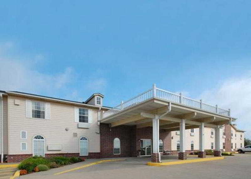 Quality Inn & Suites Chesterfield Village Springfield Esterno foto